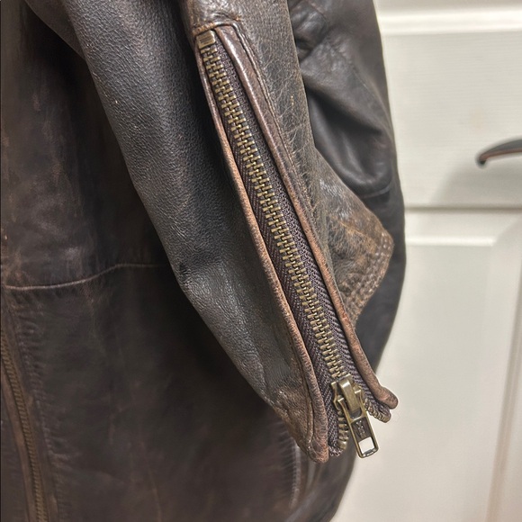 Roundtree & Yorke Dark Brown Leather Jacket with Pockets, Size Medium - Picture 4 of 13